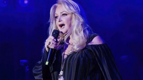 Bonnie Tyler es hospitalizada tras cirugía intestinal en Portugal