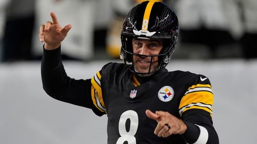 Los Steelers renuevan un temporada más a Aaron Rodgers