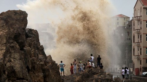 Tifón Ragasa deja 17 muertos en Taiwán y golpea China