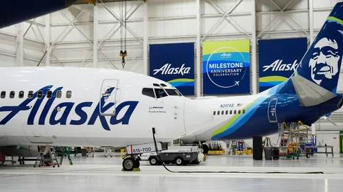 Reactiva Alaska Airlines vuelos tras falla de sistema