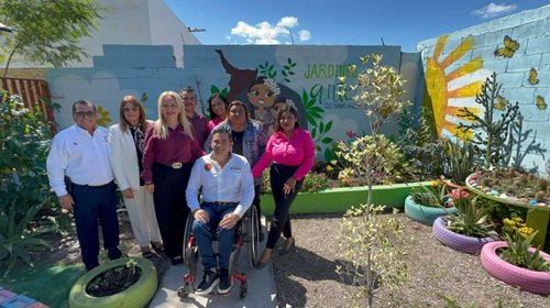 Escuela de Reynosa convierte espacio en ‘Jardines del Arte’