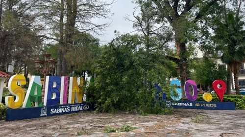 Amanece Sabinas Hidalgo con destrozos por tormenta