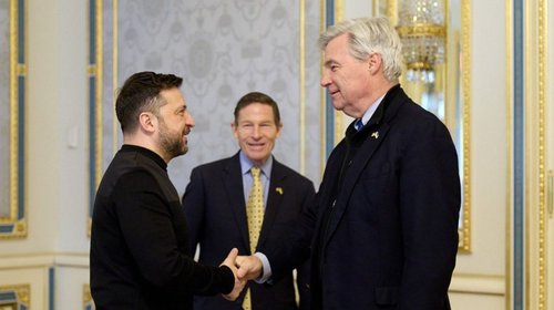 Senadores de EUA buscan impulsar sanciones contra Rusia