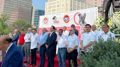 Conmemoran Día del Trabajo y exigen mejor transporte público