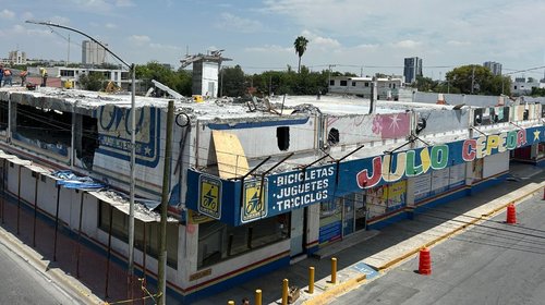 Retoman demolición de emblemática tienda Julio Cepeda