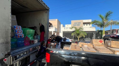Envían asociaciones más de 30 toneladas de ayuda a Veracruz