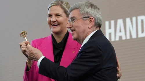 Asume Kirsty Coventry presidencia del COI; primera mujer africana