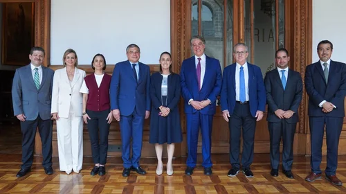 Sostiene Sheinbaum encuentro con líderes del sector energético