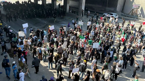 Celebridades mexicanas condenan violencia contra migrantes en EUA
