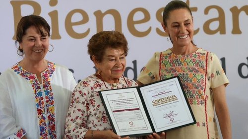 Sheinbaum promete más recursos para vivienda tras plan B
