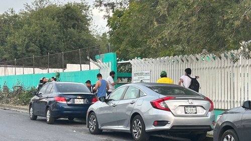 Regresan estudiantes a clases tras dos meses de vacaciones