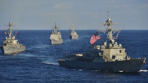 Despliega EUA tres buques de guerra y 4,000 marinos en Venezuela