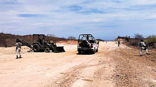 Desmantelan presunta pista de aterrizaje ilegal en Los Cabos