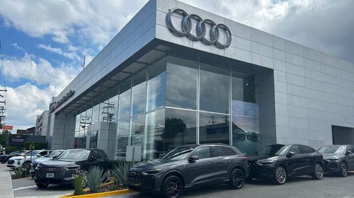 Roban casi $200 mil en agencias de autos en San Pedro