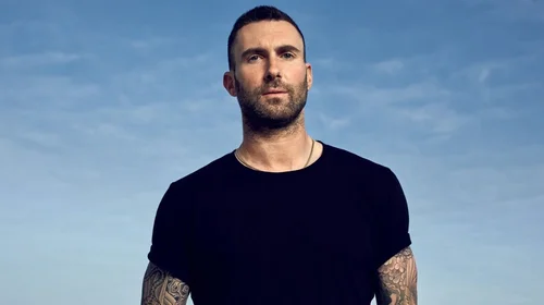 Adam Levine confirma nuevo disco y gira global de Maroon 5