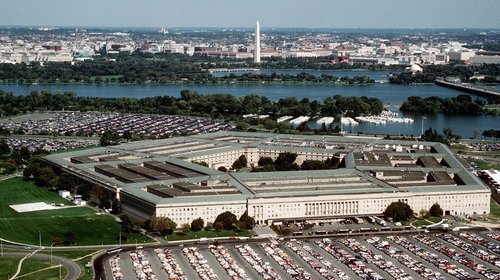 Trump oficializa regreso del nombre Departamento de Guerra en EUA