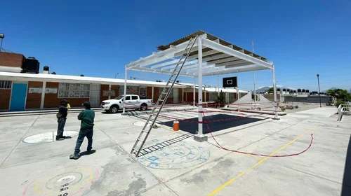 Clausuran techumbre de escuela en Ramos Arizpe tras protestas