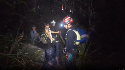 Rescatan a tres senderistas extraviados en Cerro de la Silla