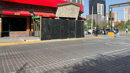 Blindan negocios y Metro previo a la marcha del 8M en Monterrey