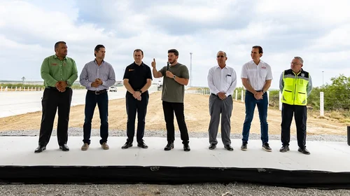 Inaugura Samuel conexión vial en carretera La Gloria-Colombia