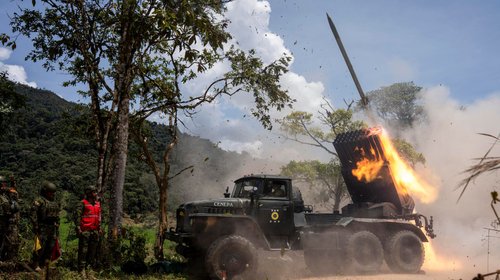 Ecuador bombardea presunta mina ilegal en frontera con Colombia