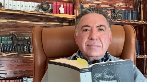 Reaparece Enrique Inzunza; afirma estar en Badiraguato