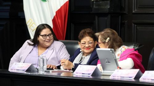 Ernestina Godoy acude a Congreso Feminista del Senado en Yucatán