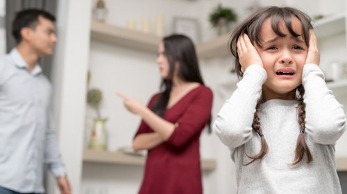 El estrés en la infancia enferma en la edad adulta
