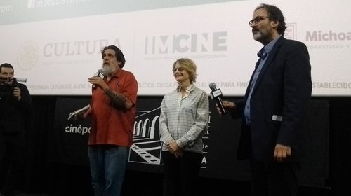 Jodie Foster recibe premio en Morelia y llora de emoción