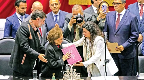 Congreso de la Unión recibe el Informe de López Obrador