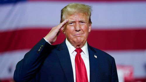 Juez de Manhattan levanta orden mordaza a Trump
