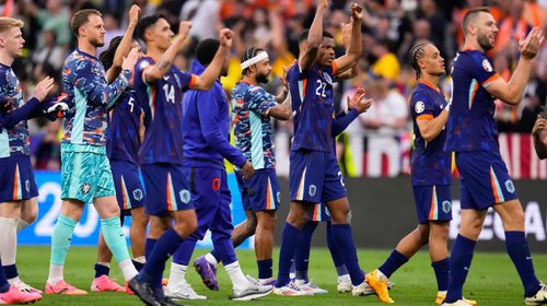 Holanda y Turquía clasifican a cuartos de final en la Eurocopa