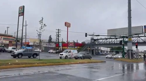 Amanece bañada por la lluvia el área metropolitana de Monterrey