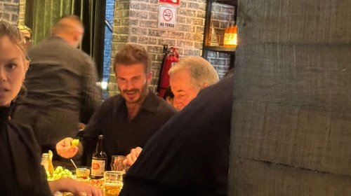 Captan a David Beckham en un restaurante de San Pedro
