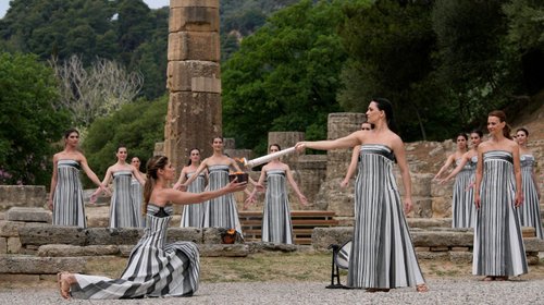 Encienden en Grecia la llama de los Juegos Olímpicos de París