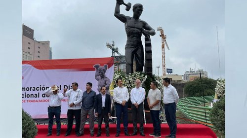 Conmemoran en Monumento al Obrero el Día del Trabajo