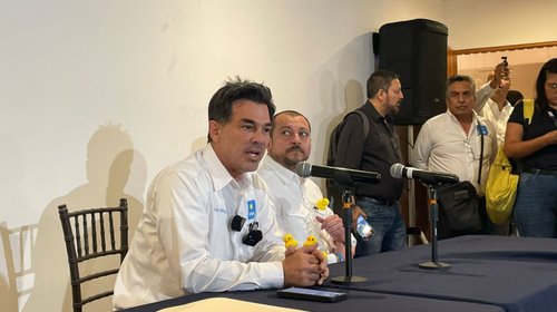 Descarta Pato Zambrano declinar a favor de Mariana