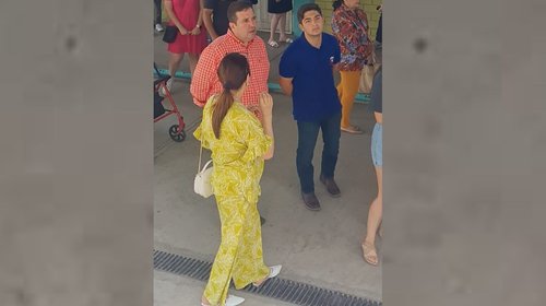 Acude José Luis Garza Ochoa a votar con su familia