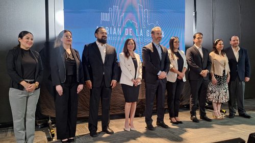 Destapa Adrián líderes de las 7 mesas; serían parte del gabinete