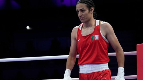 Imane Khelif, a cuartos de final en boxeo en medio de polémica