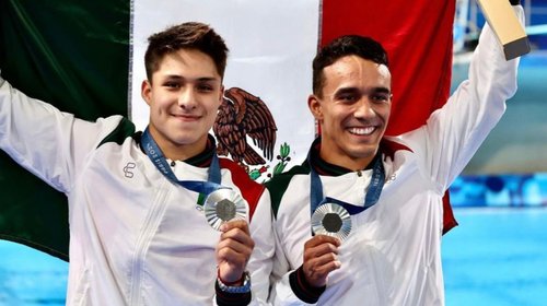 Juan Manuel Celaya y Osmar Olvera se llevan la plata en clavados