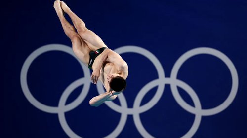 Osmar Olvera pasa a final de trampolín individual en París 2024