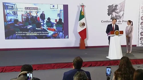 Crea Sheinbaum beca 'Rita Cetina Gutiérrez' de 1,900 pesos