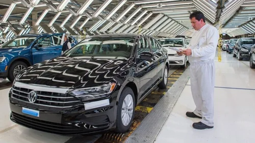 Provoca huracán Milton paros automotrices en México