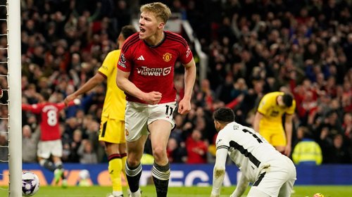 Liverpool se desinfla en la Premier al perder 2-0 ante Everton