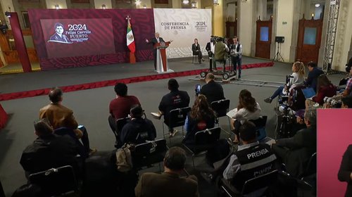 Coincide TEPJF con el INE de no suspender 'mañaneras' de AMLO