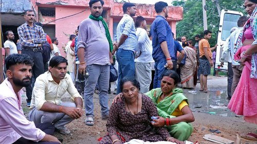 Estampida en evento religioso en la India deja más de 100 muertos