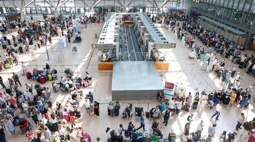 Caída de Microsoft afecta bancos, aerolíneas y medios en el mundo