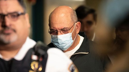 Exdirectivo de Trump sale de prisión; cumple condena por perjurio