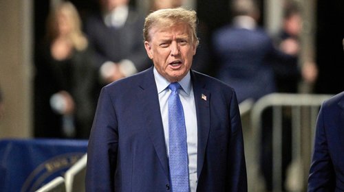 Multan a Donald Trump por violar orden mordaza